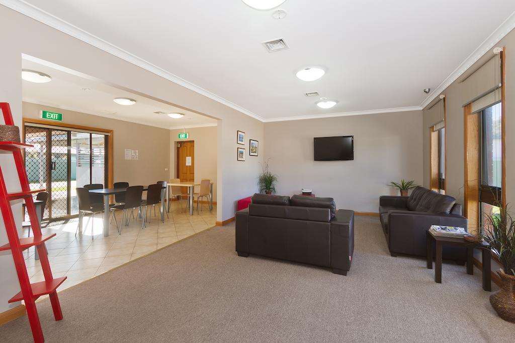 Sandhurst Motel Carrum Downs Buitenkant foto
