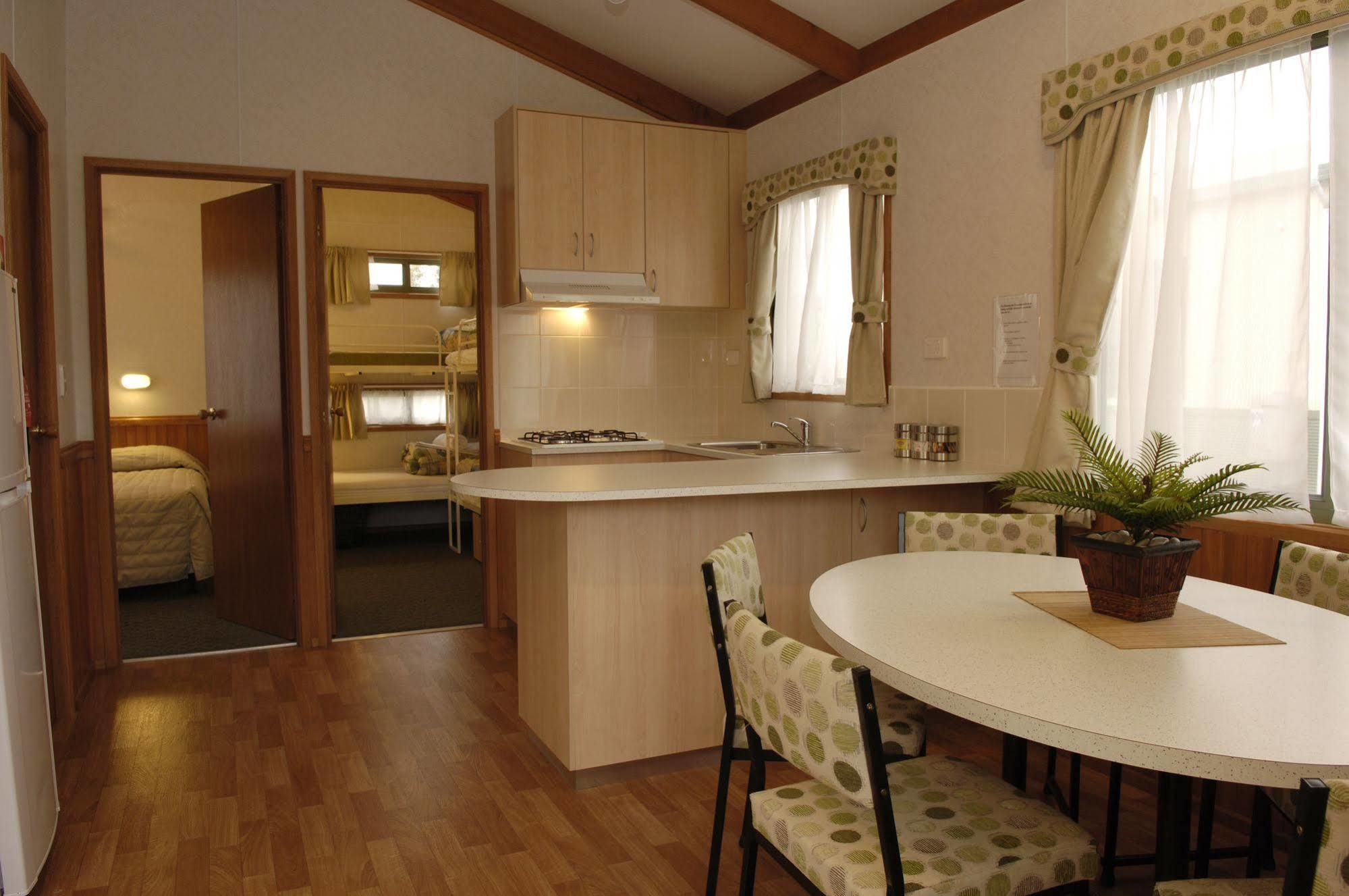 Sandhurst Motel Carrum Downs Buitenkant foto